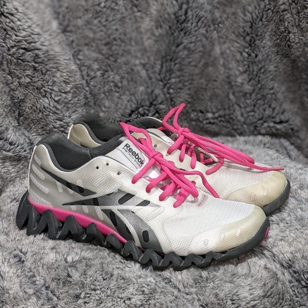 Reebok Zig Shark Pink/White Women's sz 7.5​​​​​
